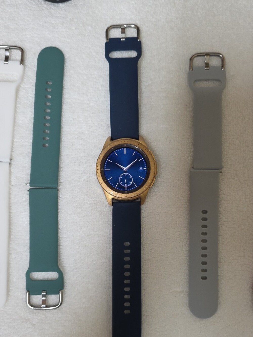 SamsungSmartwatch with Navy Band and Six Interchangeable Silicone Straps/Charger - Picture 5 of 16